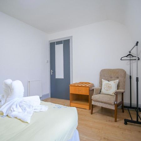 Telford Rd 5 Bedroom House אינברנס מראה חיצוני תמונה