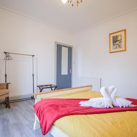 Telford Rd 5 Bedroom House אינברנס מראה חיצוני תמונה
