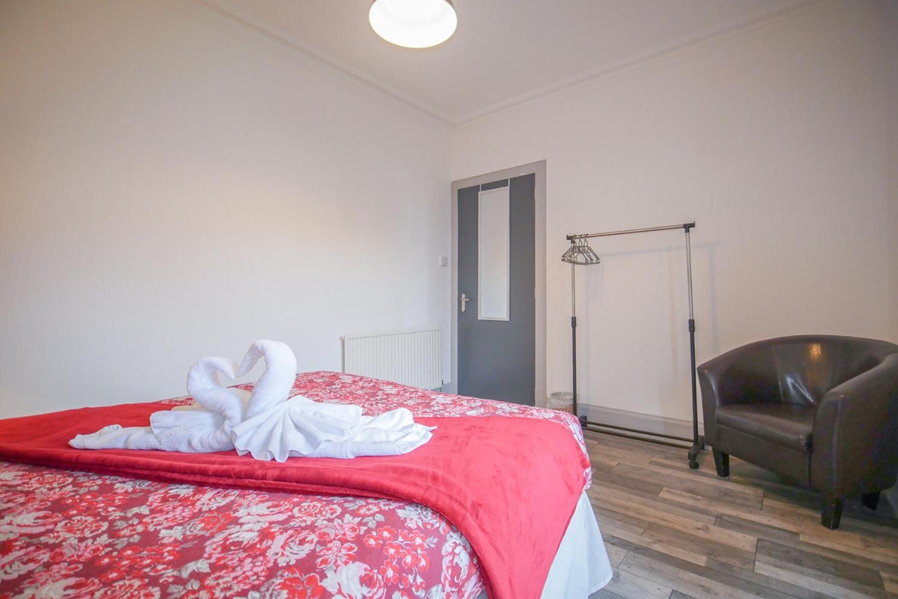 Telford Rd 5 Bedroom House אינברנס מראה חיצוני תמונה