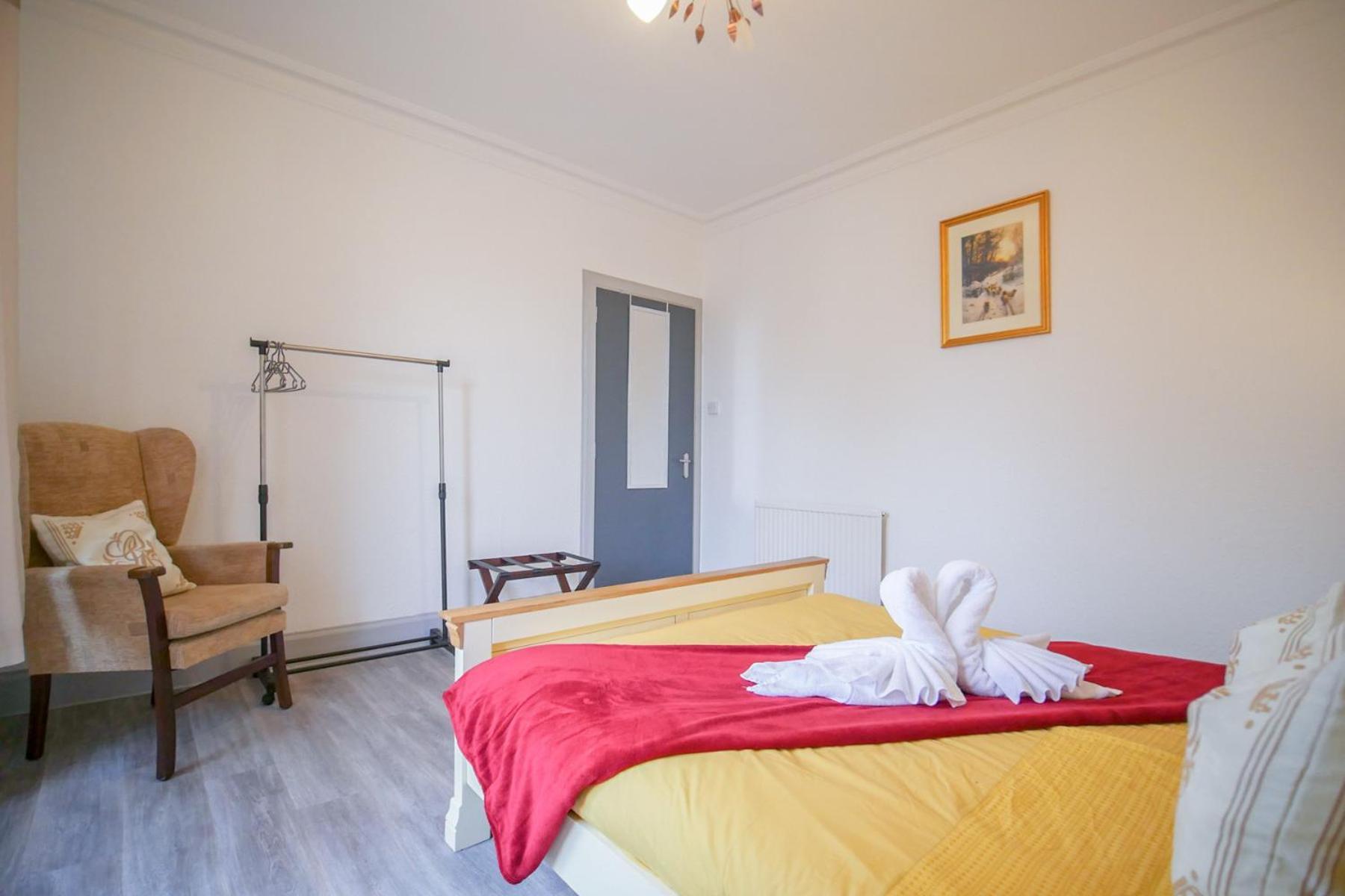 Telford Rd 5 Bedroom House אינברנס מראה חיצוני תמונה
