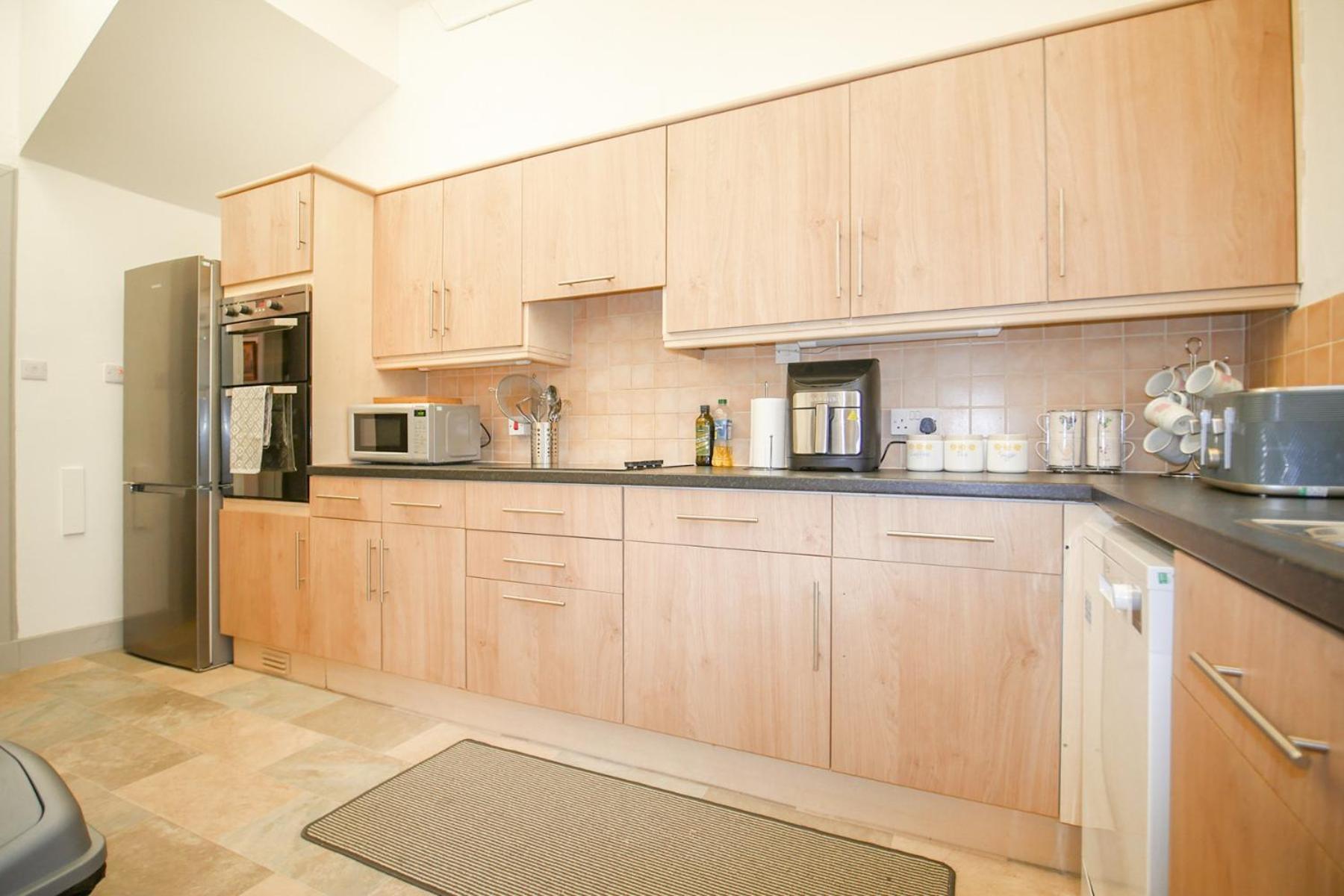 Telford Rd 5 Bedroom House אינברנס מראה חיצוני תמונה