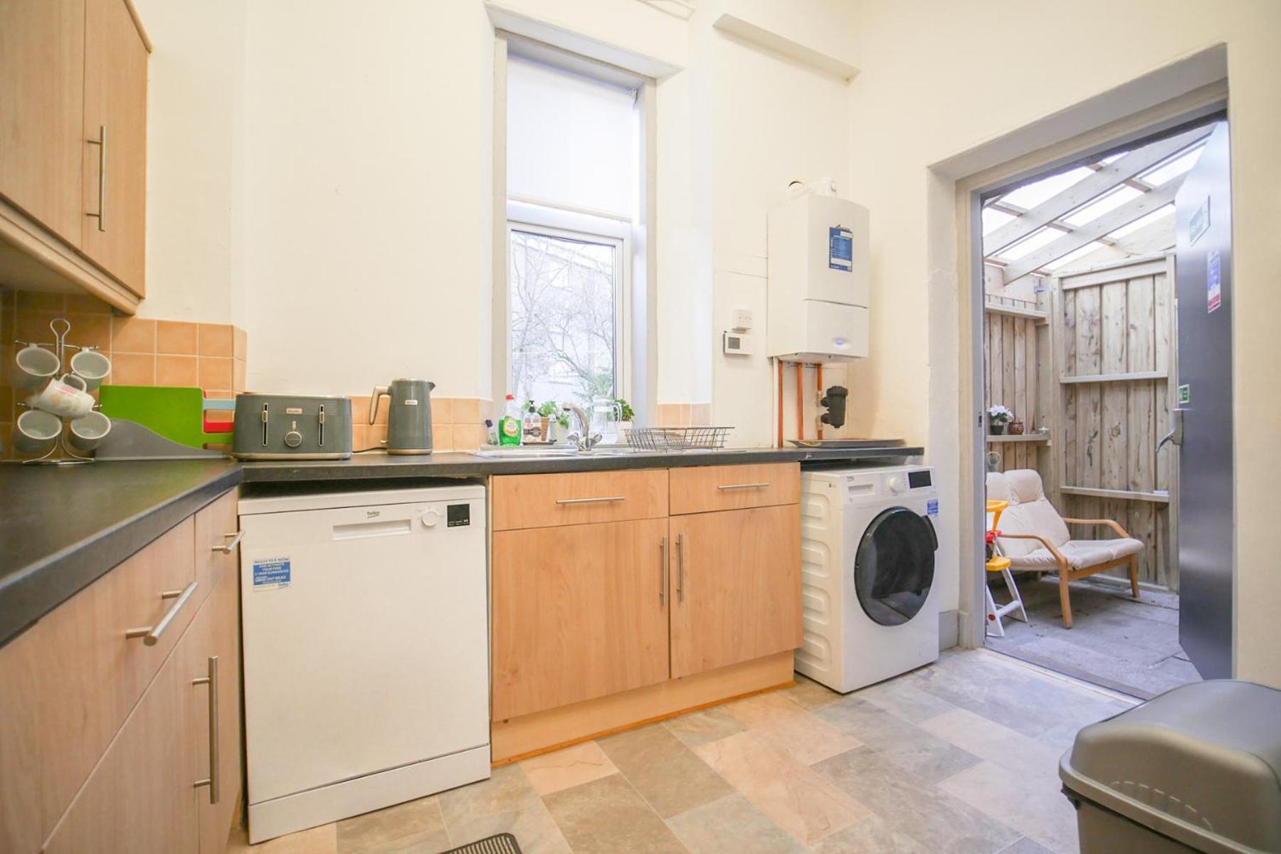 Telford Rd 5 Bedroom House אינברנס מראה חיצוני תמונה