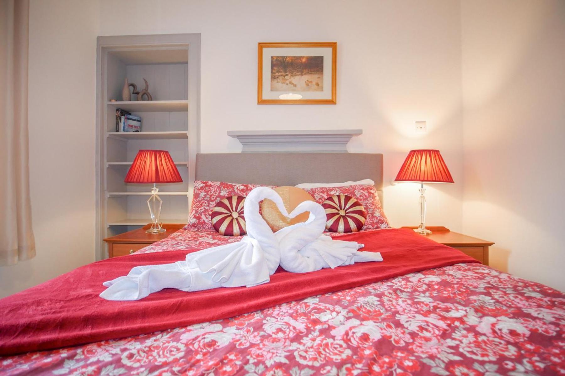 Telford Rd 5 Bedroom House אינברנס מראה חיצוני תמונה